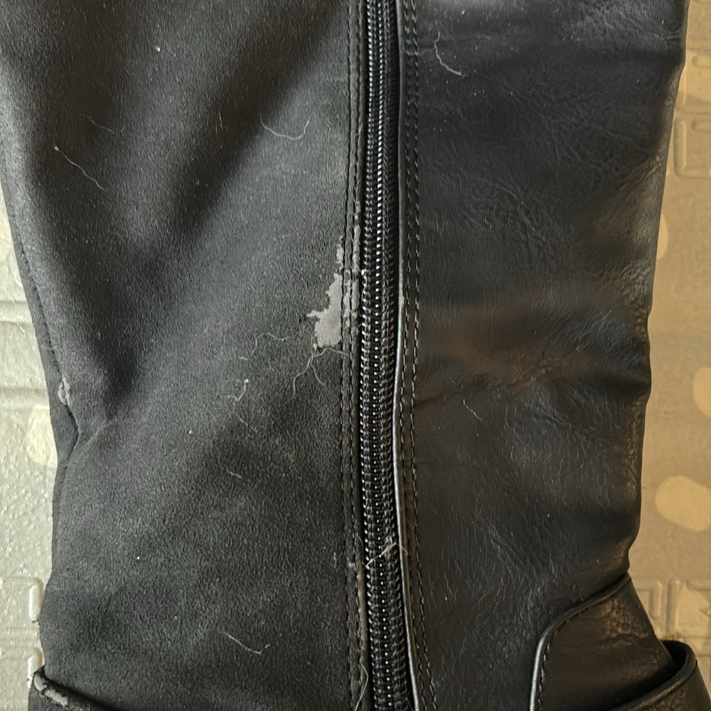 Black Boots with Gold Details - Picture 5 of 10